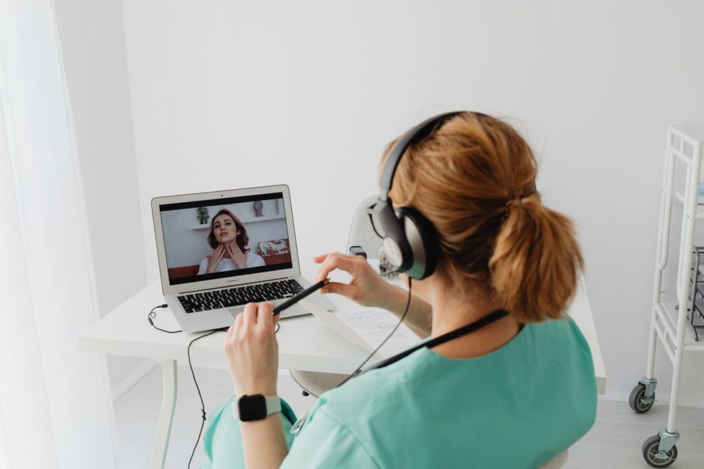 Medical virtual assistant communicating remotely with healthcare staff